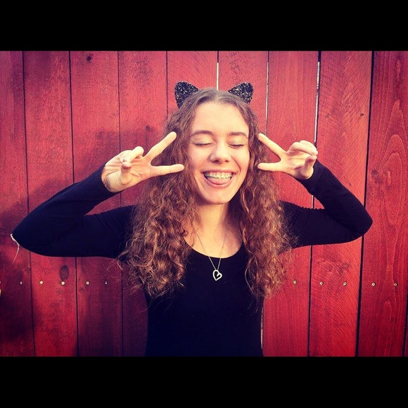 Meet your Posher, Sierra - Picture 1 of 1